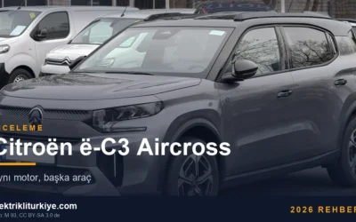 Citroën ë-C3 Aircross, gri, önden çeyrek görünüm. Fotoğraf: M 93, CC BY-SA 3.0 de.