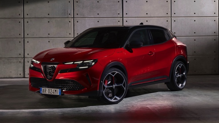 alfa-romeo-junior-elettrica-54-kwh-1 Araçlar