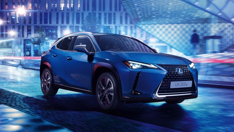 lexus-ux-300e-1 Araçlar